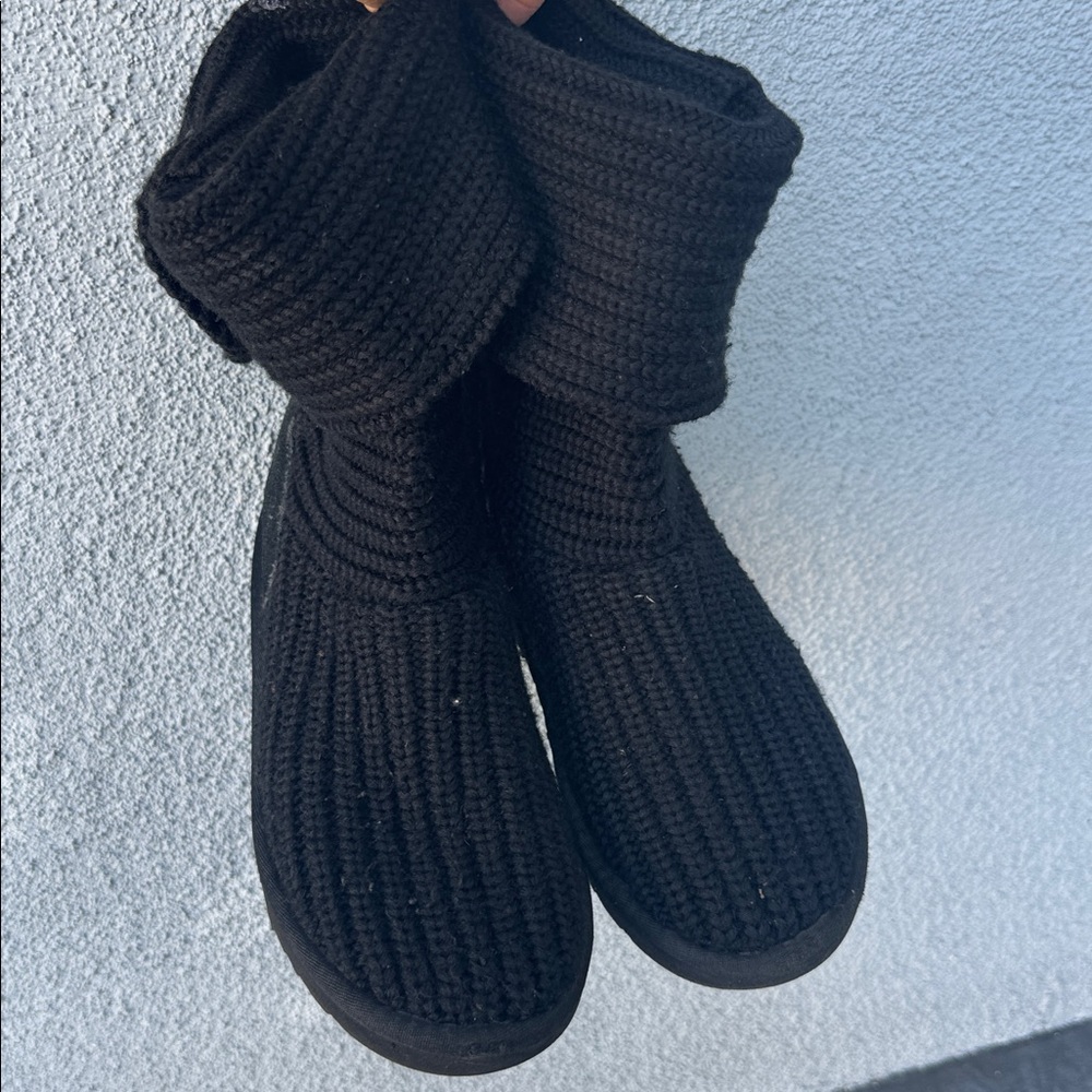 UGG knit black size 4